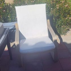 Outdoor Chair With Slight Rocking Function 