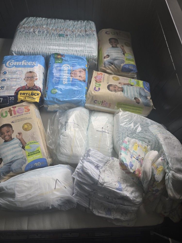Lots Of Diapers Size 7