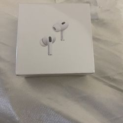 AirPods Pro 2nd Generation With MagSafe Wireless Charging Case (USB-C)