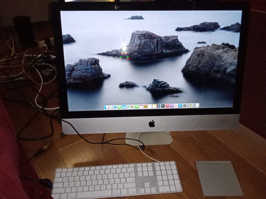 iMac Core I5 2.7 G8z 1tb HD 27 Inch Screen 16 GB Of RAM Monterey
