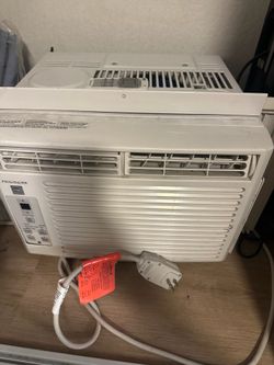 Air conditioner ( Frigidaire) $150 OBO