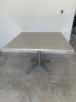 42” x 42” Table