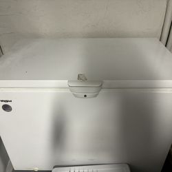 Whirlpool 15cu Ft Chest Freezer With Large Storage Baskets