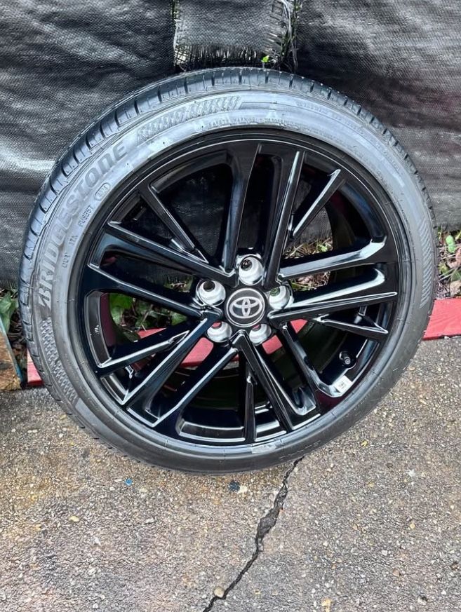 2025 Toyota Camry OEM Factory 18s