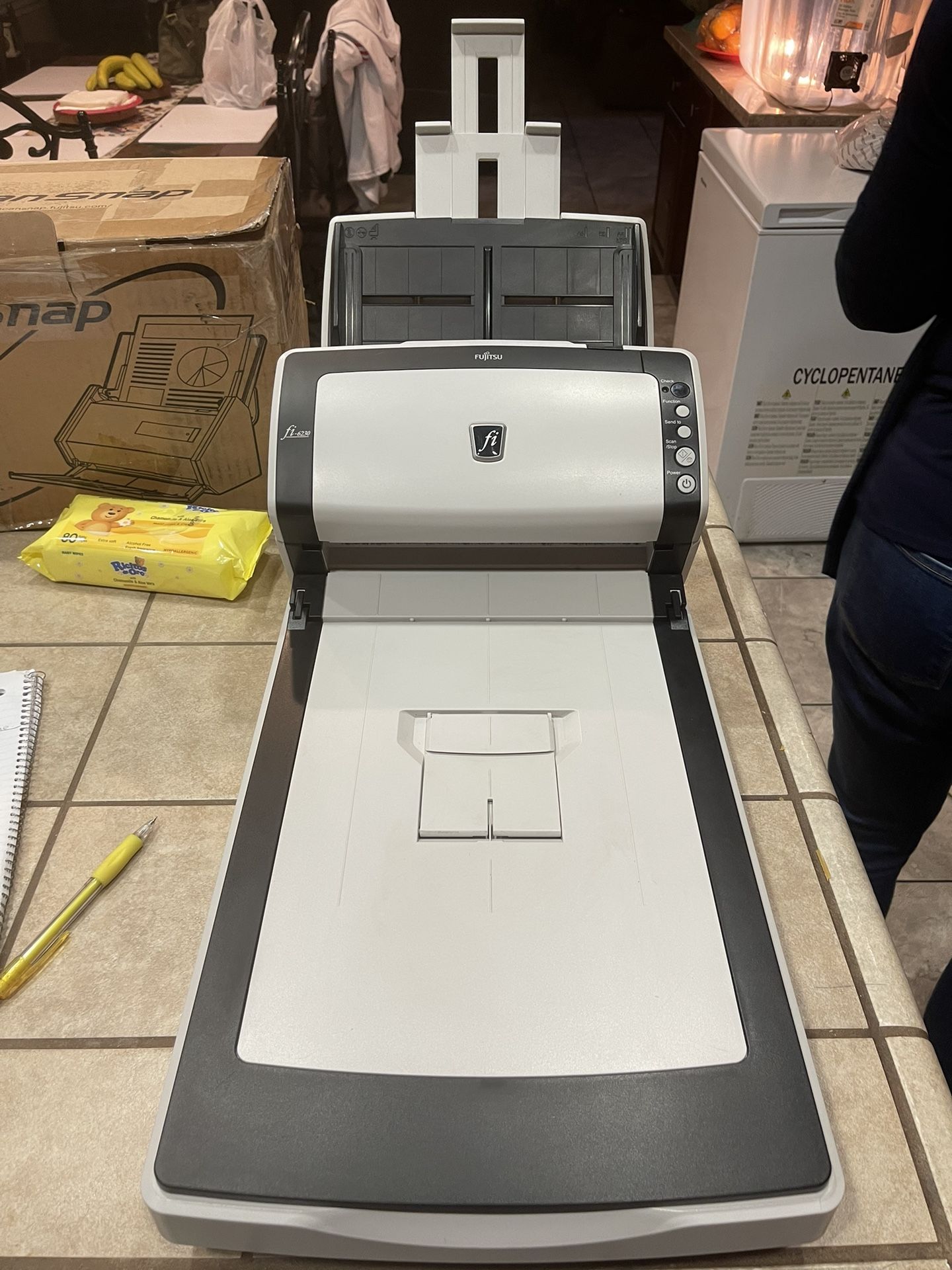 Fujitsu Fi-6230 Flatbed Scanner