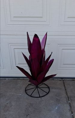 Metal Agave Outdoor Plant (23 in tall)