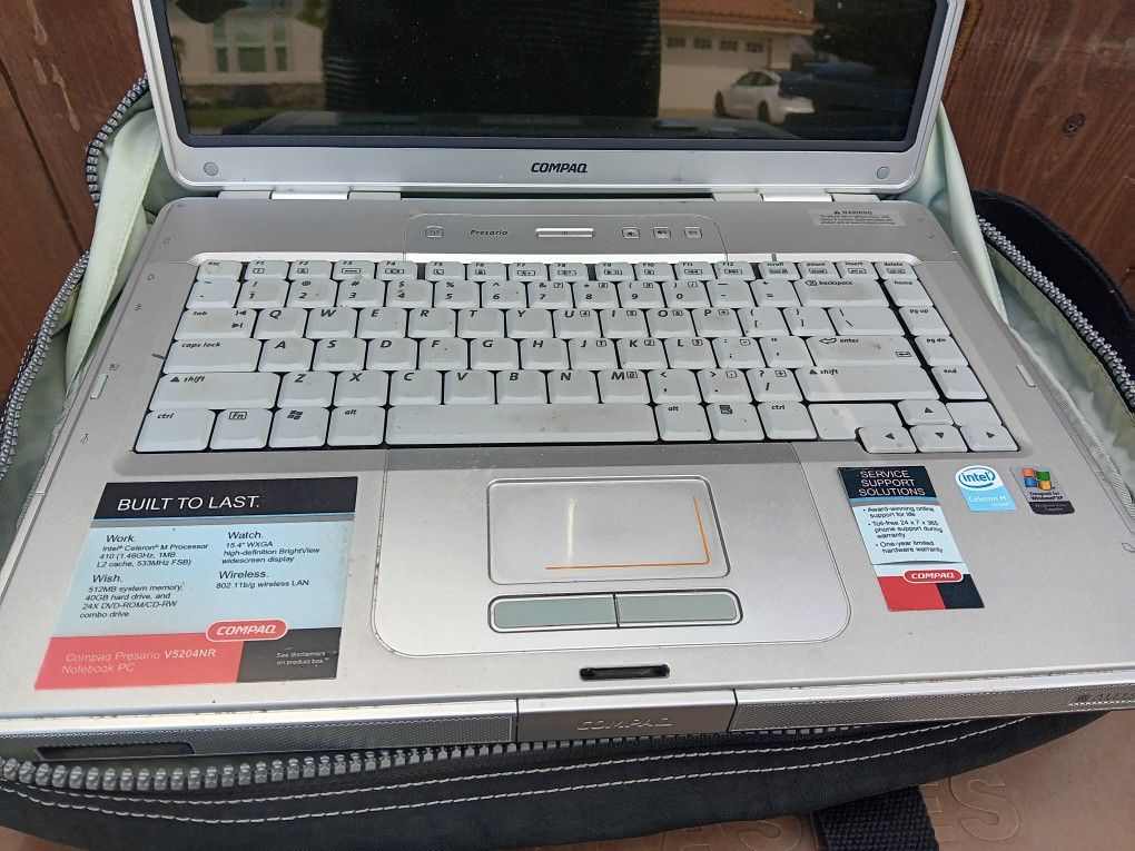 COMPAQ LAPTOP