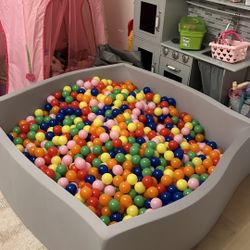 Kids Ball Pit 48” Wide With 500 Balls 