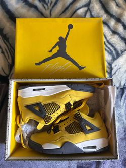 Jordan 4 Retro ‘Lightning’ 2021