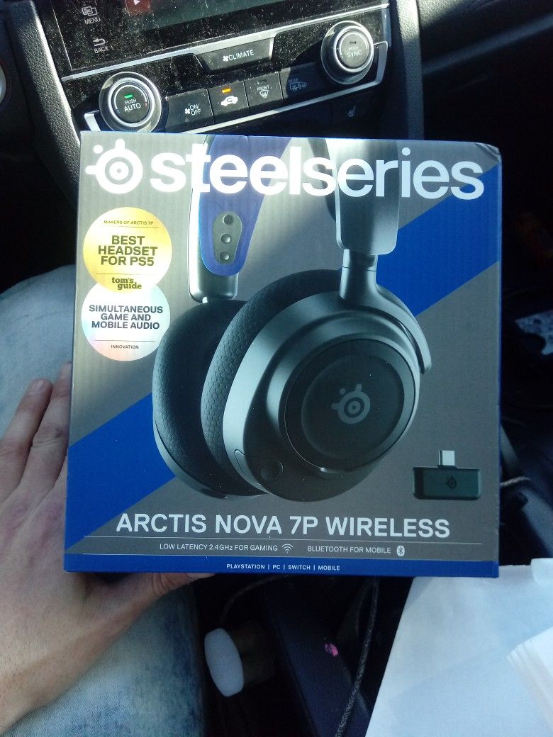 Steel Series Artic Nova 7p Wireless Headset 