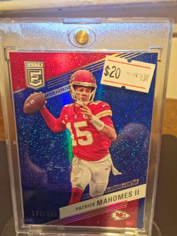 Patrick Mahomes II Donruss Elite Status Trading Card