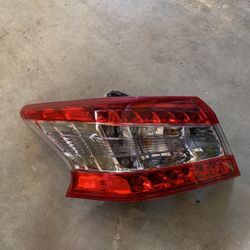 Left tail lamp for 2103-2014 Nissan Sentra