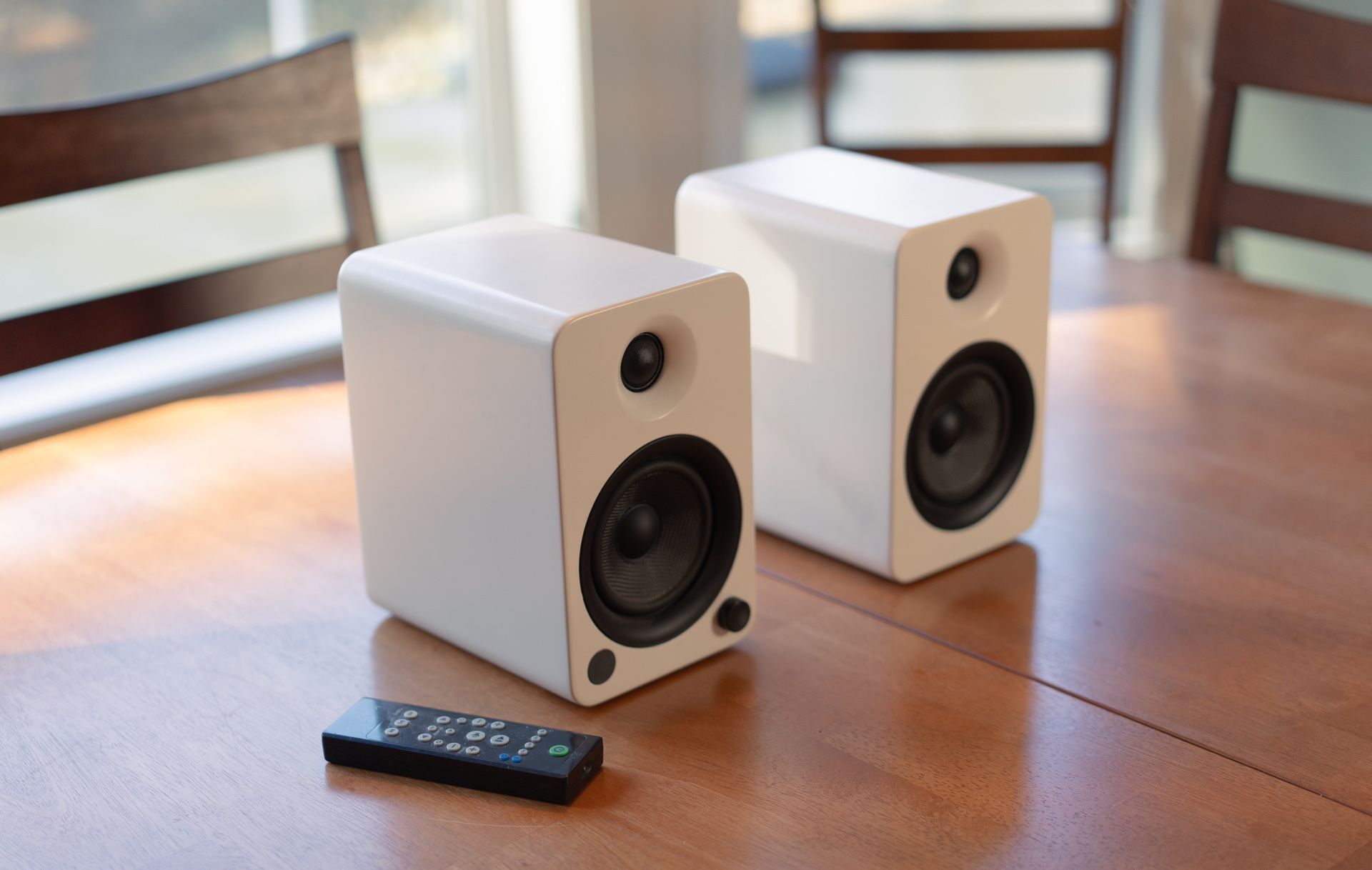 YU4 Kanto Speakers With Phono Amp