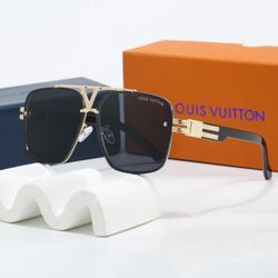 Brand New Sun glasses LV $100