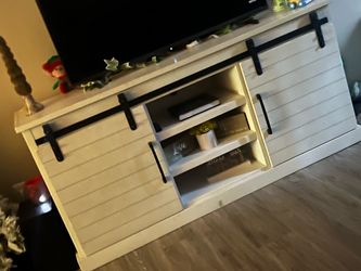Tv console!