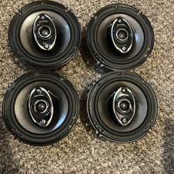 6.5 Pioneer Speakers Set (4)