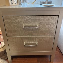 Queen Bed Frame And Furniture 