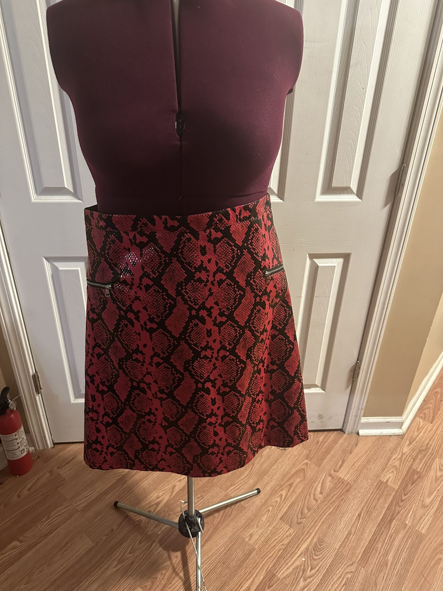 Ashley Stewart Red And Black Print Skirt Size 26