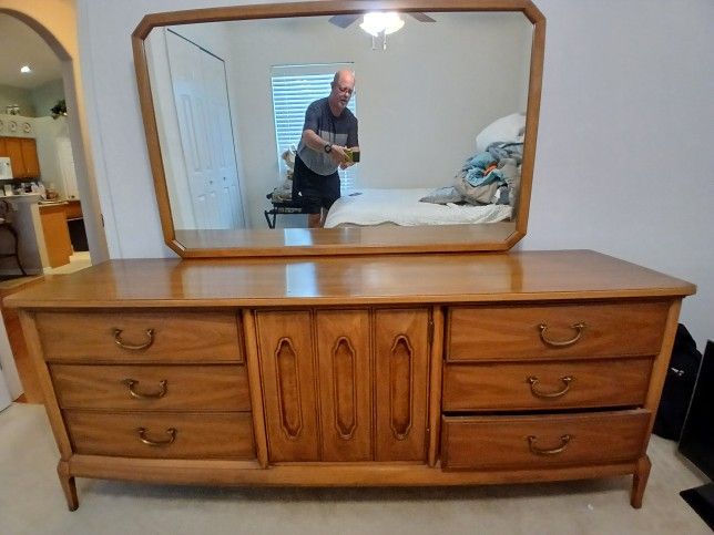 Complete BEDROOM SET / Read Description 