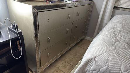 Dresser Grey