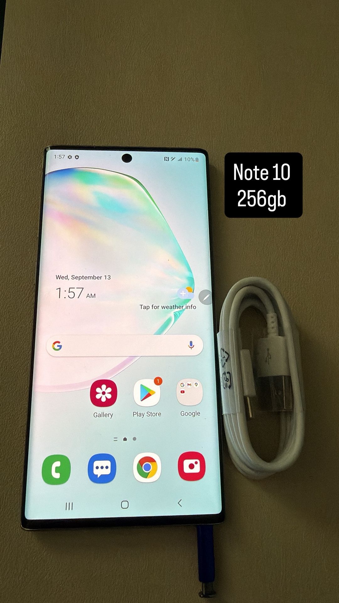 Samsung Note 10 256gb. Like New And Unlocked! Free 1 Month Verizon!