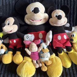 Disney World Mickey Mouse 16 inch Goofy, Donald Duck Pluto Piglet Stuff Animals Plush Toys Children