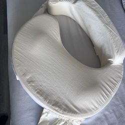 Like New Mybestfriend  Breastfeeding Pillow 