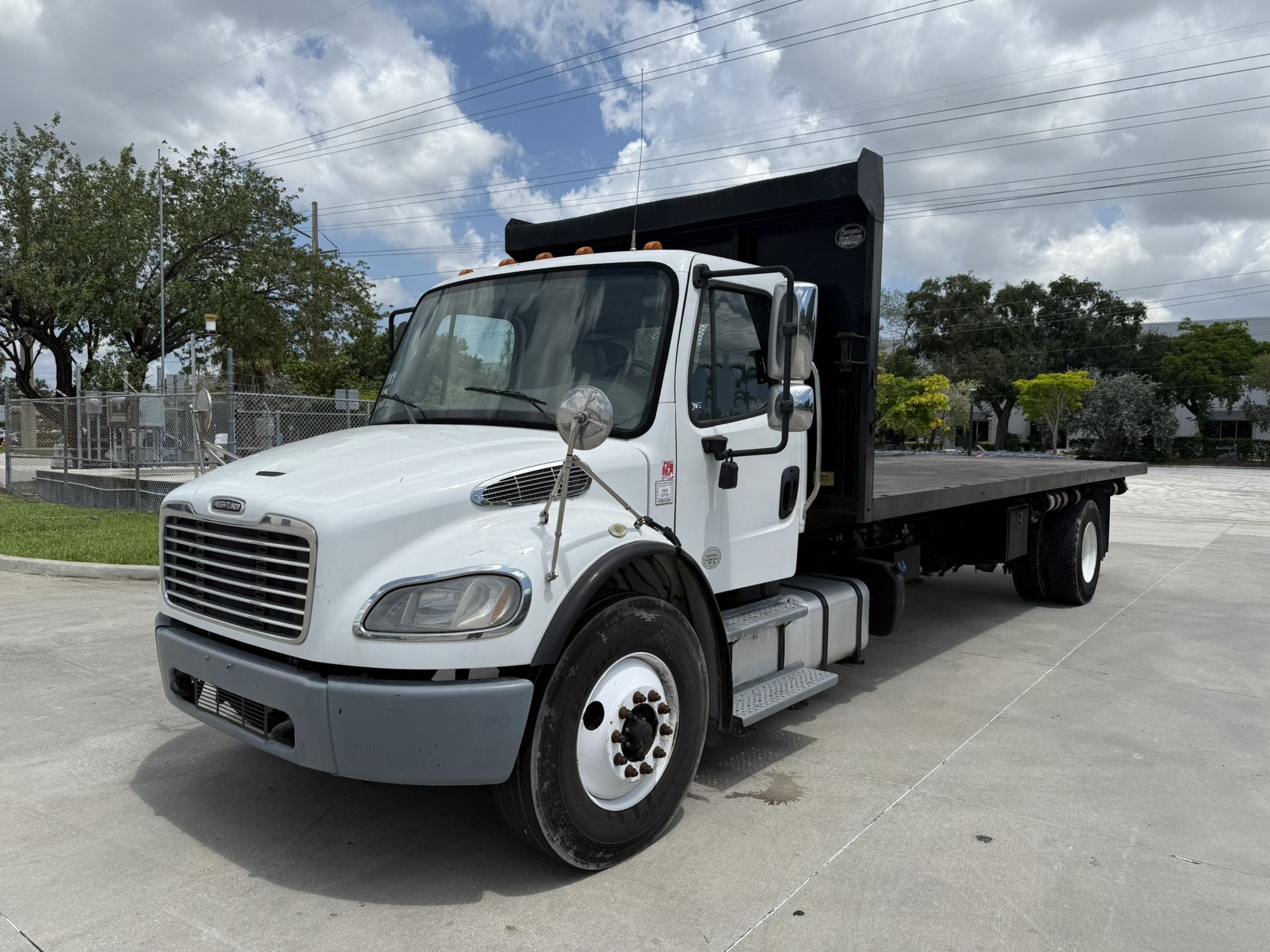 2019 Freightliner M 212