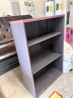 Used Shelf Rack in excellent condition only $40