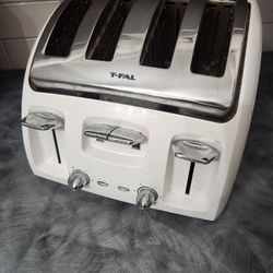 T-FAL 4 SLICE TOASTER