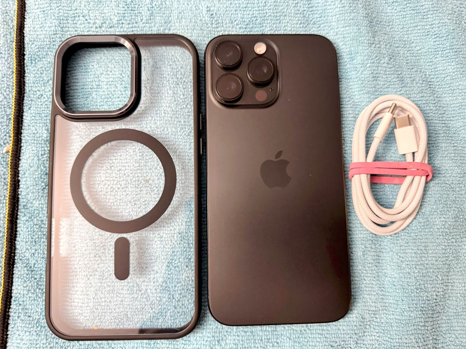 iPhone 16pro Max 256GB Unlocked (cash only/no trades)read description first
