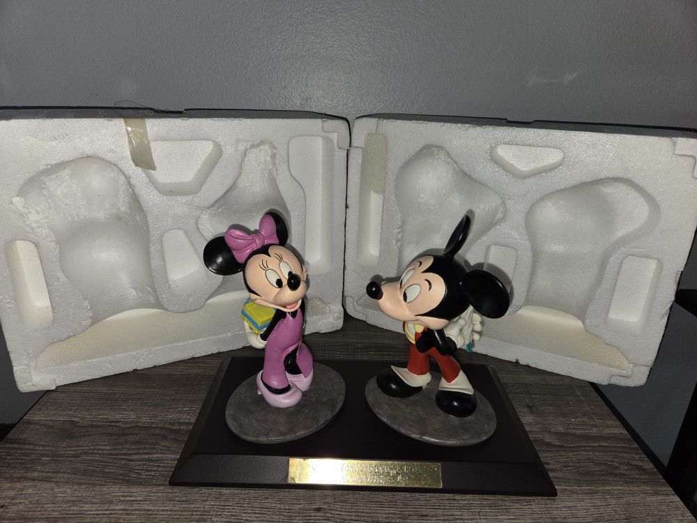 Disney Micky And Minnie 40th anniversary.  