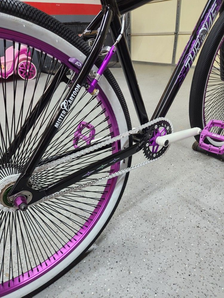 Mister Cartoon Throne Bike
