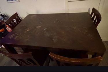 Dinning table $5