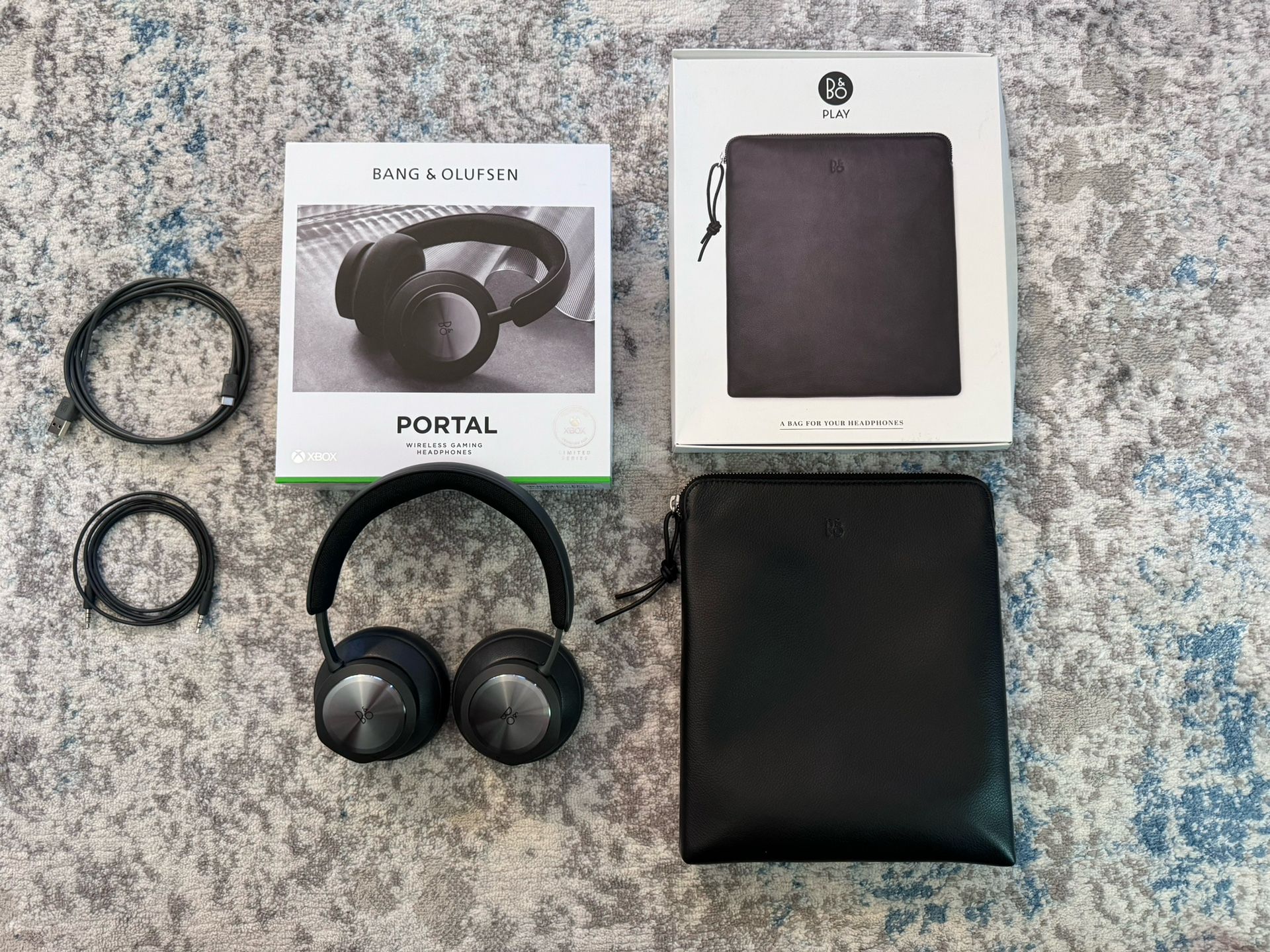 XBOX x BANG OLUFSEN Gaming Headphones + Case