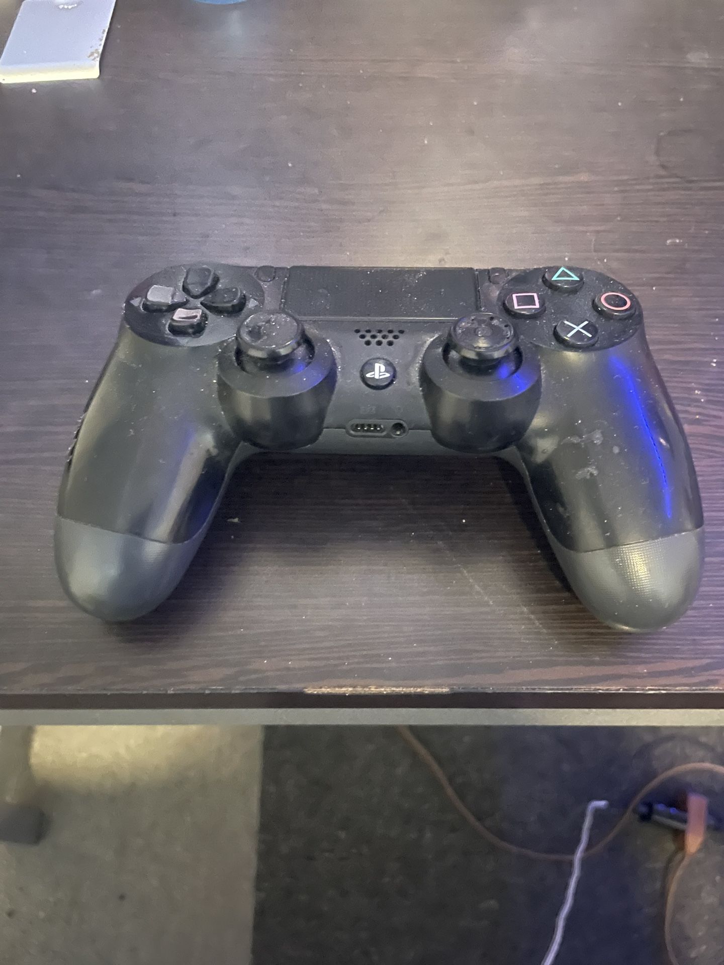 PS4 controller