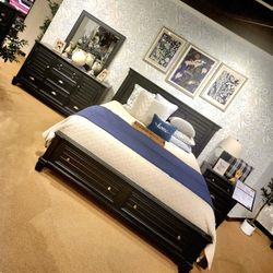 Bedroom Set Queen Size 4 Pc Slate Blue Finish, Solid Wood, Others. Footboard Drawers W Full Extensión Glides, Felt Lined Top Drawers. New Especial 