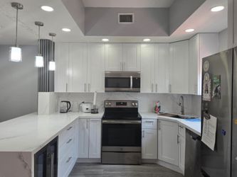 Kitchen cabinets white shaker and coutertops