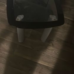 Living Table With 2 End tables 