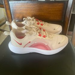 Women’s Nike Size 7.5