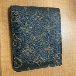 Pre Owned LV Bifold Wallet