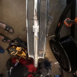 Chevy Tahoe Grill  Off My 04 Tahoe 