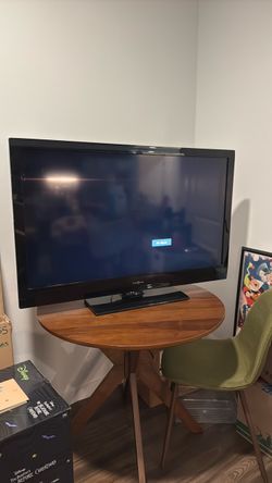 INSIGNIA 40” TV