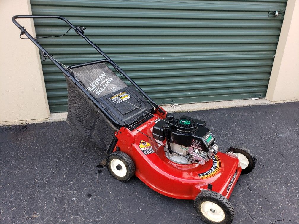 Clean Murray Push Lawn mower with bag starts easy metal construction