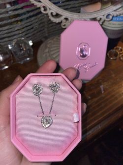 Ariana Grande x Swarovski set!!