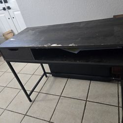 FREE DESK