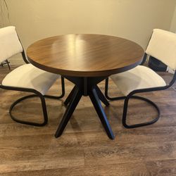 Ethan Allen Hazelton 36” Round Dining Table