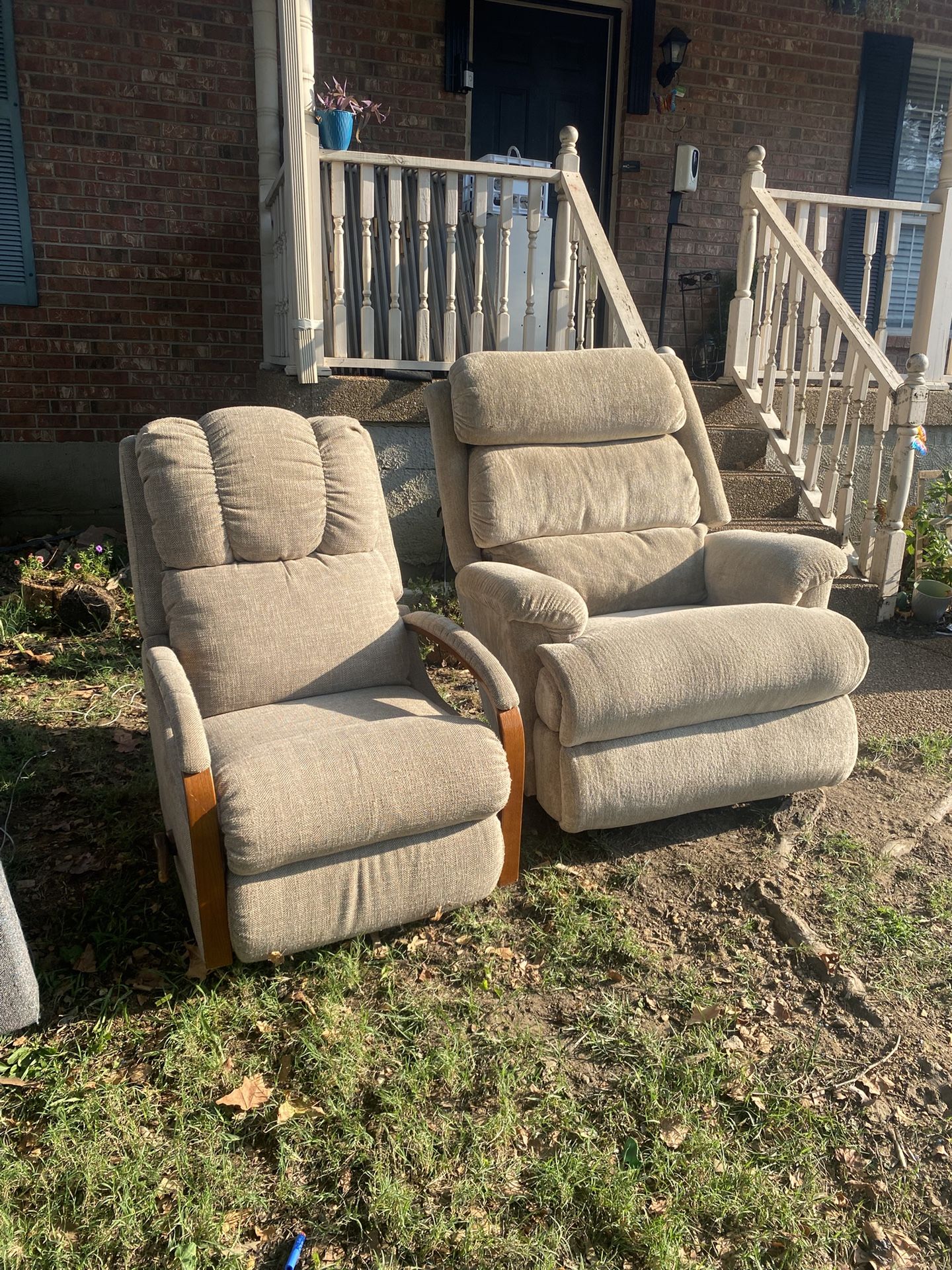 Slightly used recliner chairs