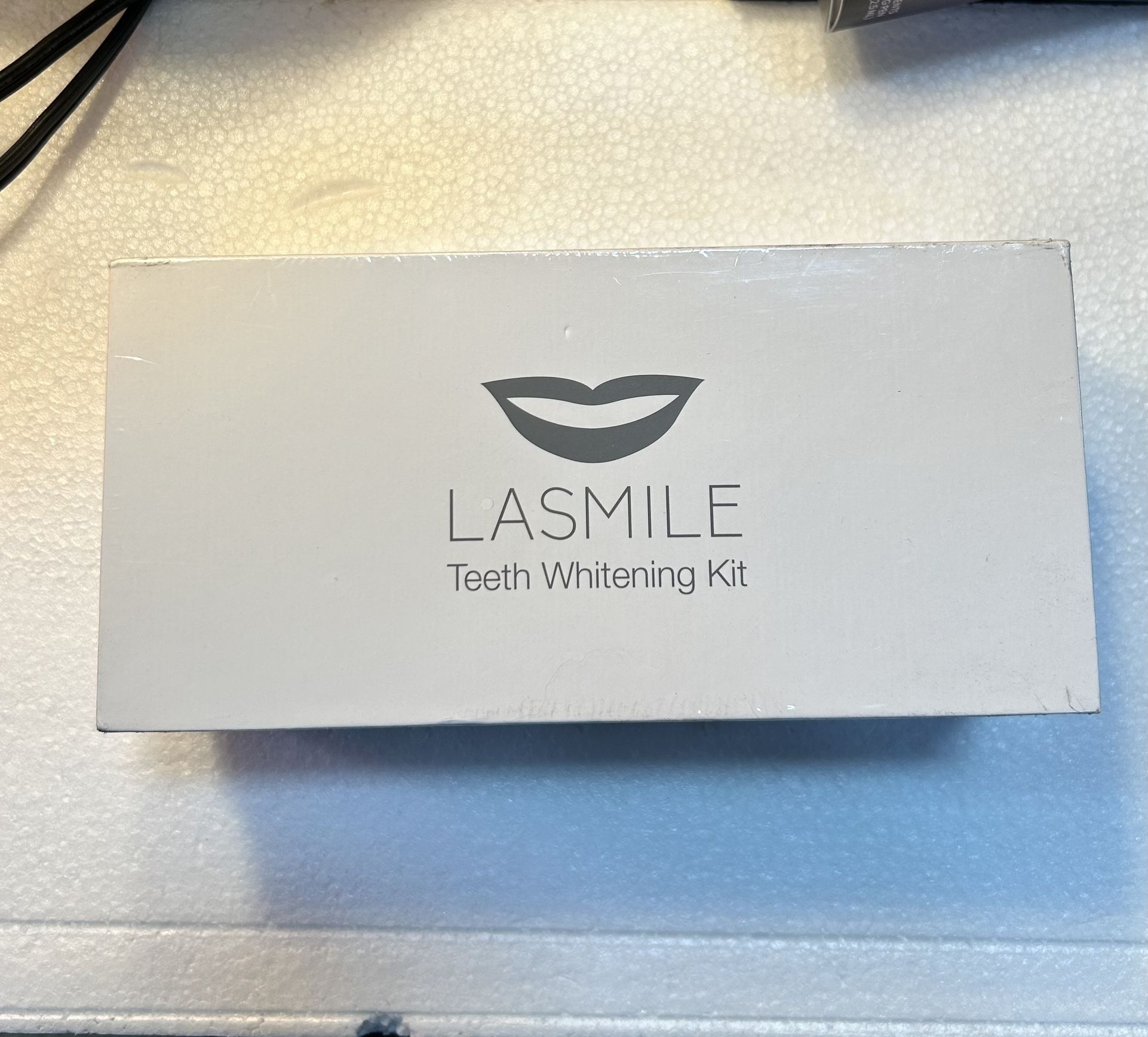 LA Smile-Whiter Teeth,Dental-Grade Whitening Teeth Whitening Kit with LED Light Helps to Remove Stains from Coffee&Smoking&Wine&Soda