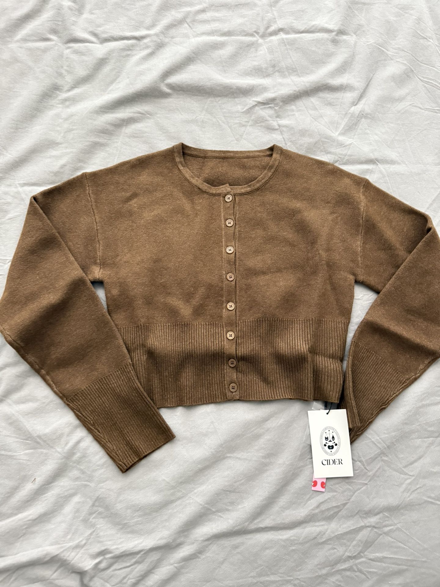 Cider KNITTED ROUND NECKLINE SOLID BUTTON CARDIGAN